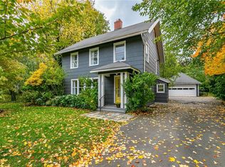 25 E Jefferson Rd, Pittsford, NY 14534