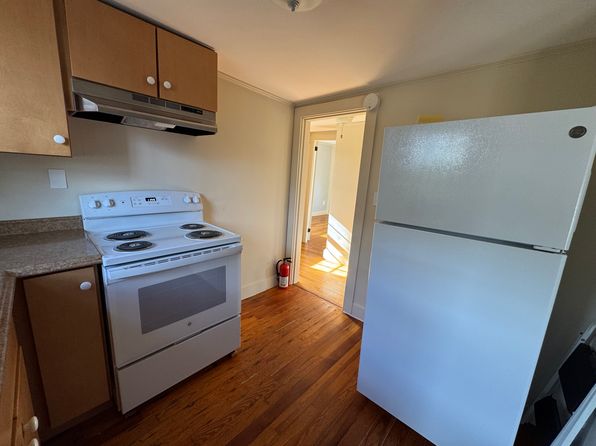 (undisclosed Address), Warren, RI 02885