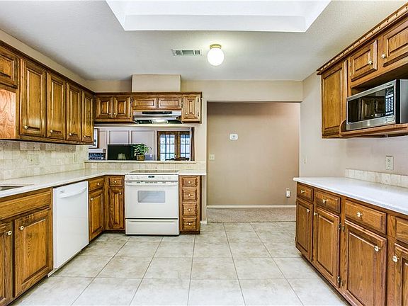 4th image of 3206 Upshire Ct