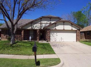 5921 Hillglen Dr, Watauga, TX 76148