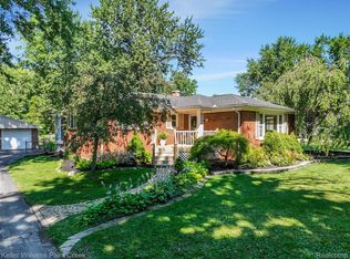 3302 Grant Rd, Rochester Hills, MI 48309