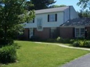 5025 Lakeview Dr, Hermitage, PA 16148