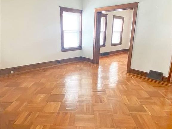 5th image of 8775 112th St