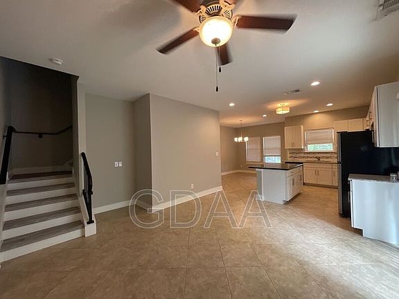 5th image of 605-2 Pecan Ave