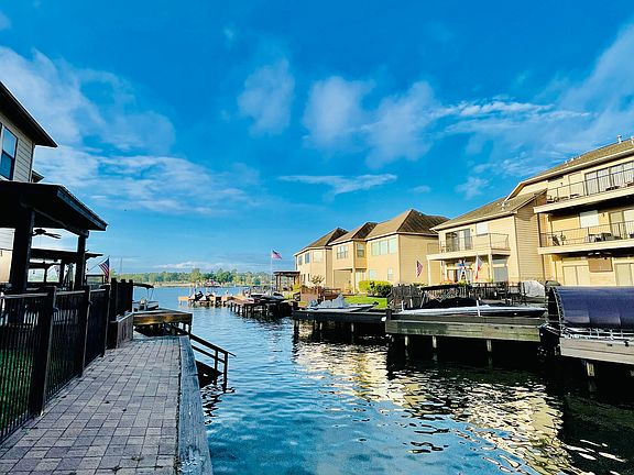 The best sun and water views!