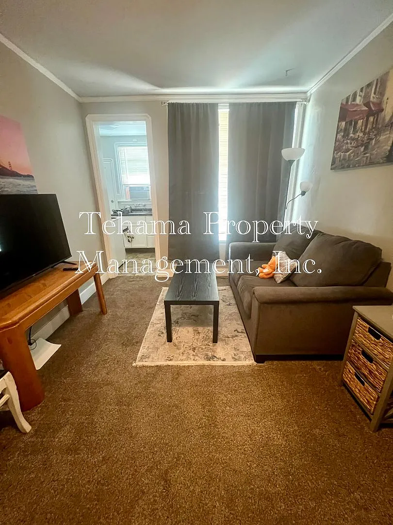 1051 Washington Street — Photo 3