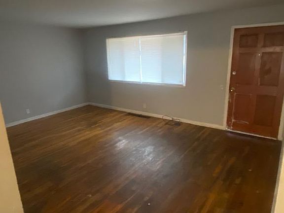 4th image of 1750 Beecher Dr