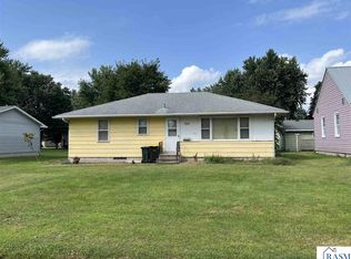 709 2nd St SW, Madelia, MN 56062