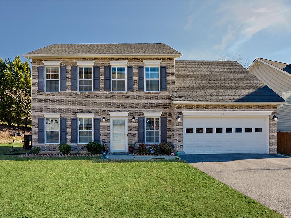 1st image of 4371 Faircrest Ln