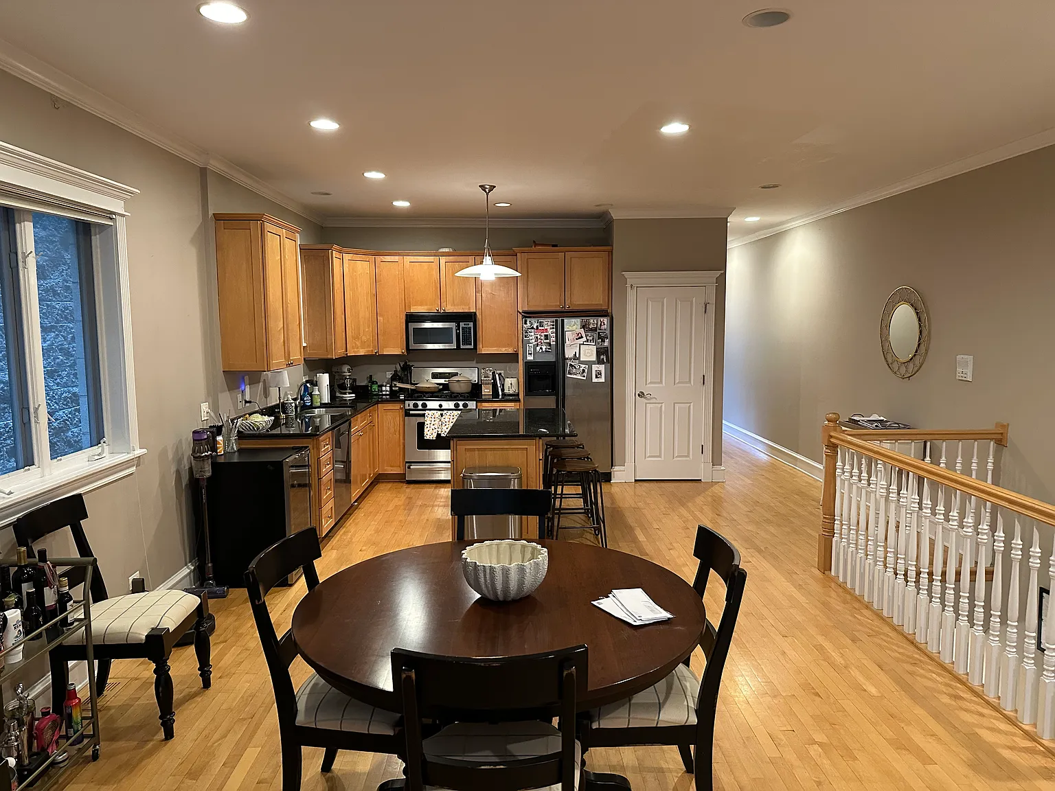 3 bed, 2.5 bath, 2600 sqft, $5,100 — Photo 2