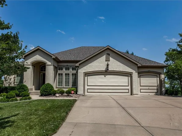 13291 Fairway Rd, Leawood, KS 66209