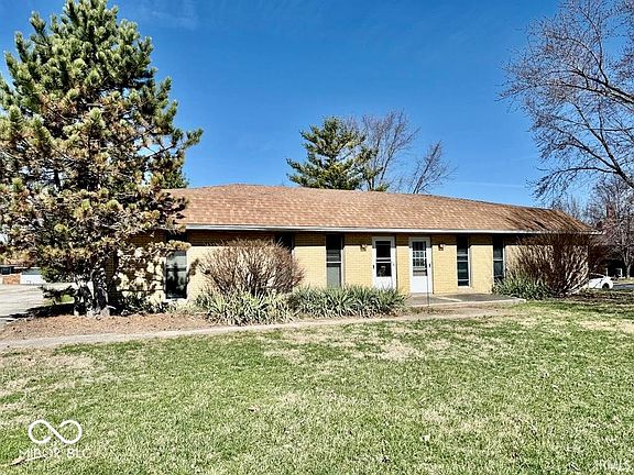 2nd image of 2704-2706 W Moore Rd