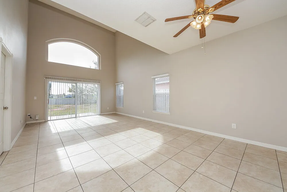 3 bed, 2.5 bath, 2128 sqft, $3,630 — Photo 2