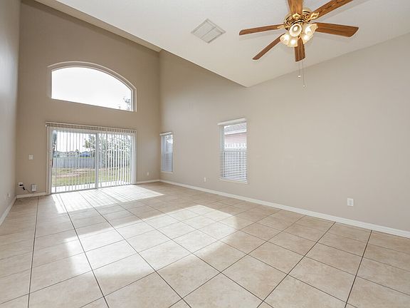 2nd image of 1160 Timberbend Cir