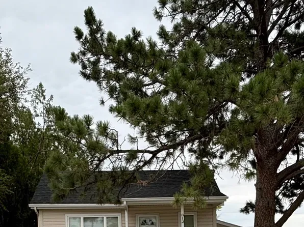 812 Main St, Victoria, KS 67671