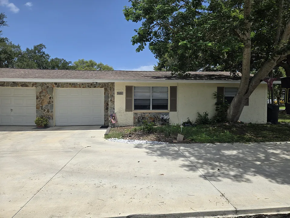 561 Laura Ln