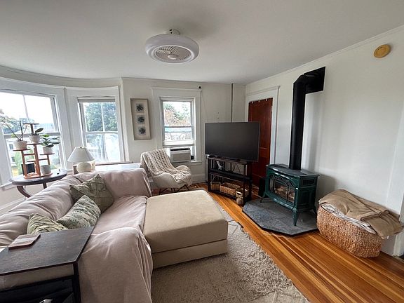 3rd image of 26 Rice Ave #2