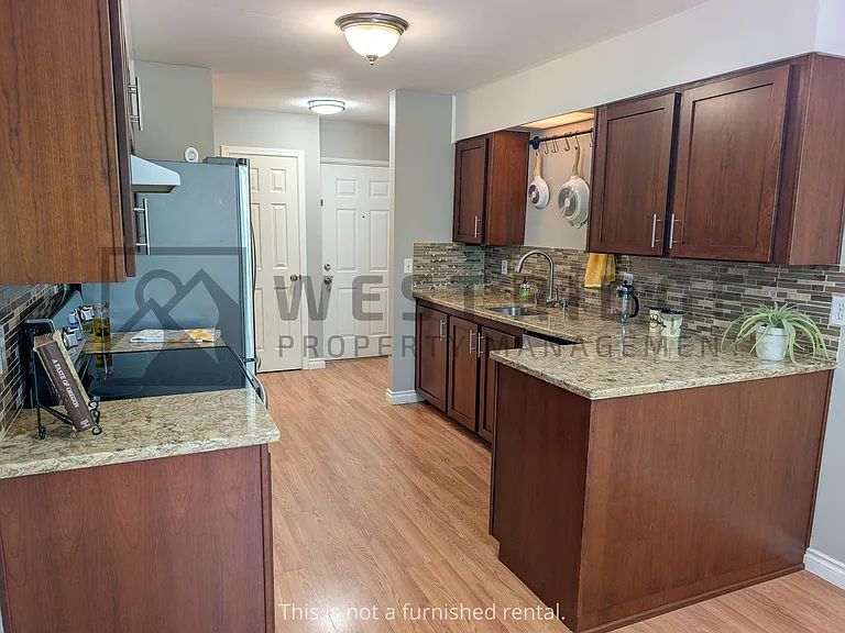 6745 SW Scholls Ferry Rd #38 — Photo 6