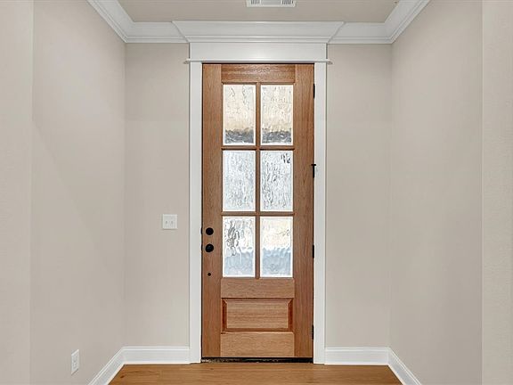 5th image of 9 Alston Cir