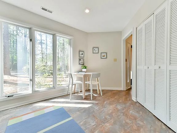 3rd image of 310 Summerfield Crossing Rd