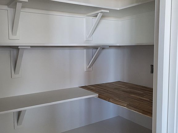 4th image of 500 E Vineyard Dr