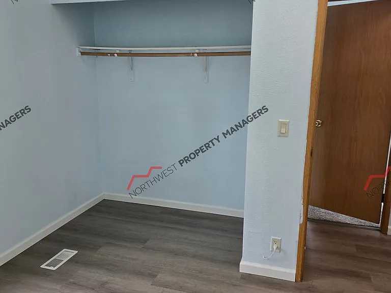 18415 Ivan St SW — Photo 14