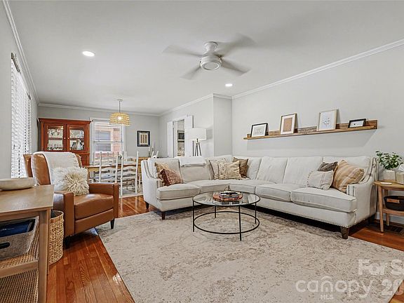 3rd image of 4417 Collingwood Dr