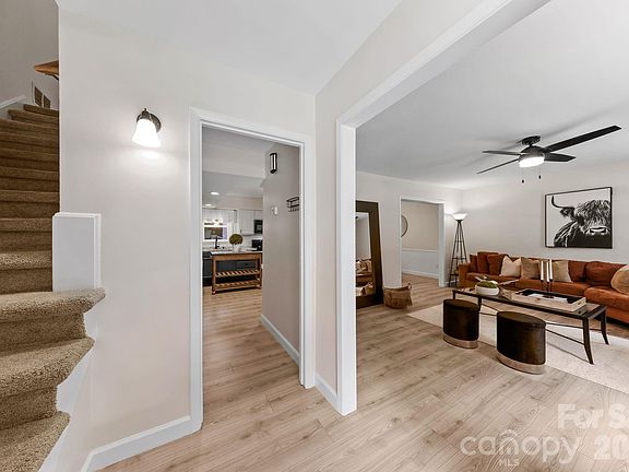 3rd image of 6435 Bridlewood Ln