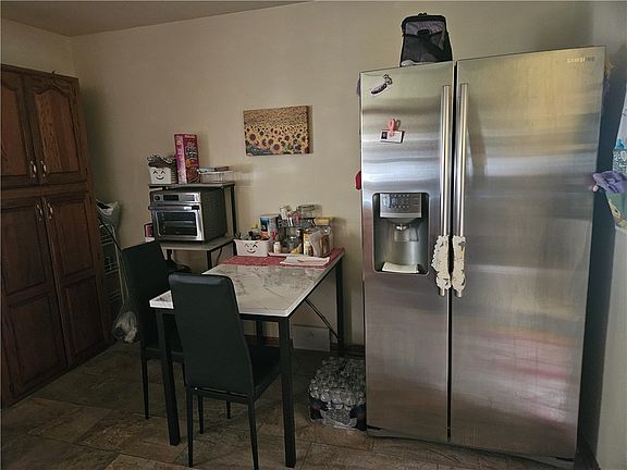 5th image of 521 W Butler St