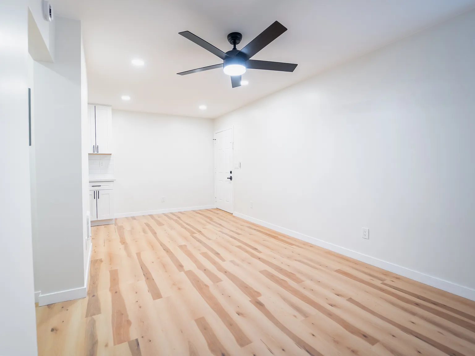1 bed, 550 sqft, $2,095 — Photo 3