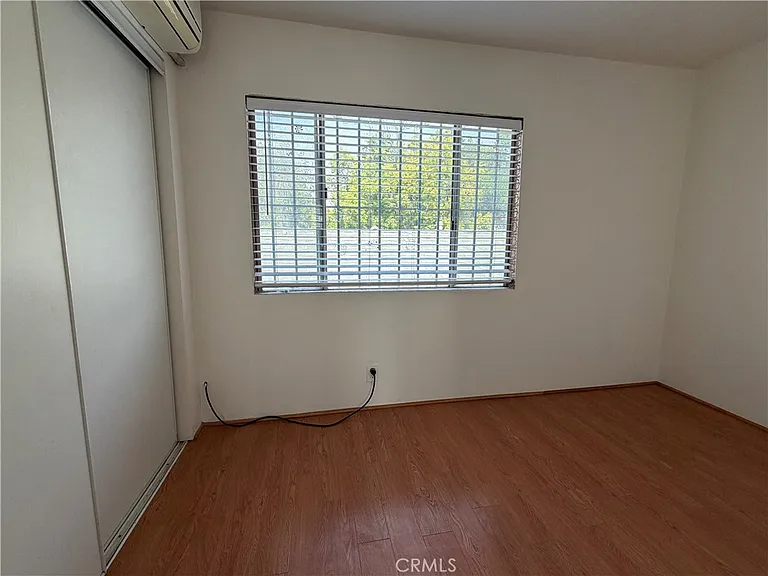 2712 W Hellman Ave — Photo 13