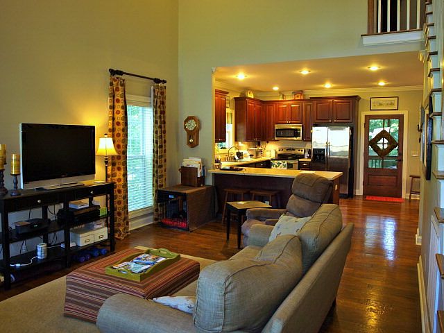 1st image of 601 Wildwood Ln