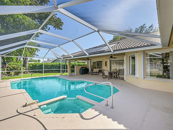 4th image of 4723 NW 100th Terrace