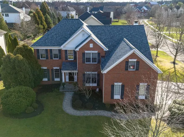 2277 Hedgerow Ln, Furlong, PA 18925