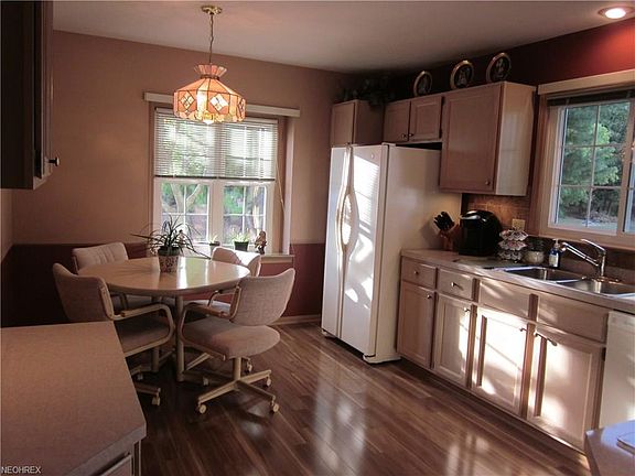 2nd image of 517 Shannon Ct