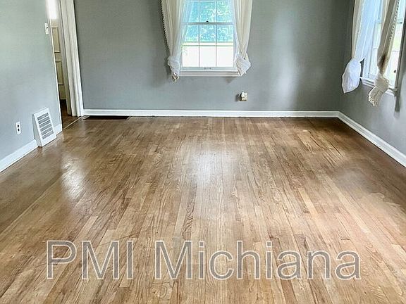 3rd image of 1311 S Main St