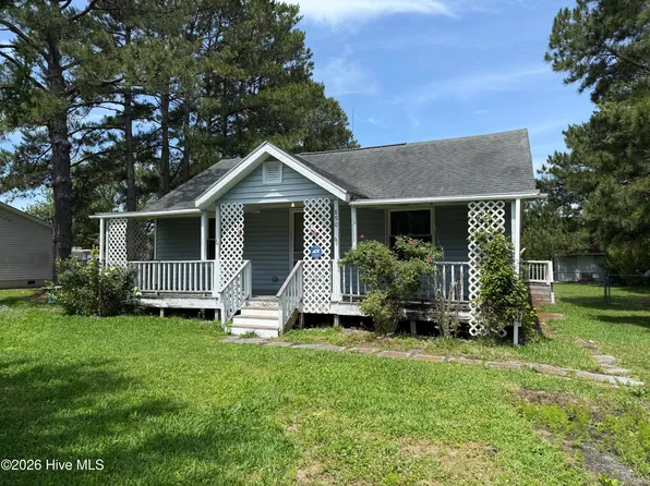 890 Hibbs Road, Newport, NC 28570