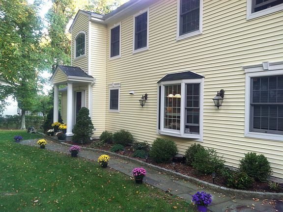 3rd image of 2095 Van Cortlandt Cir