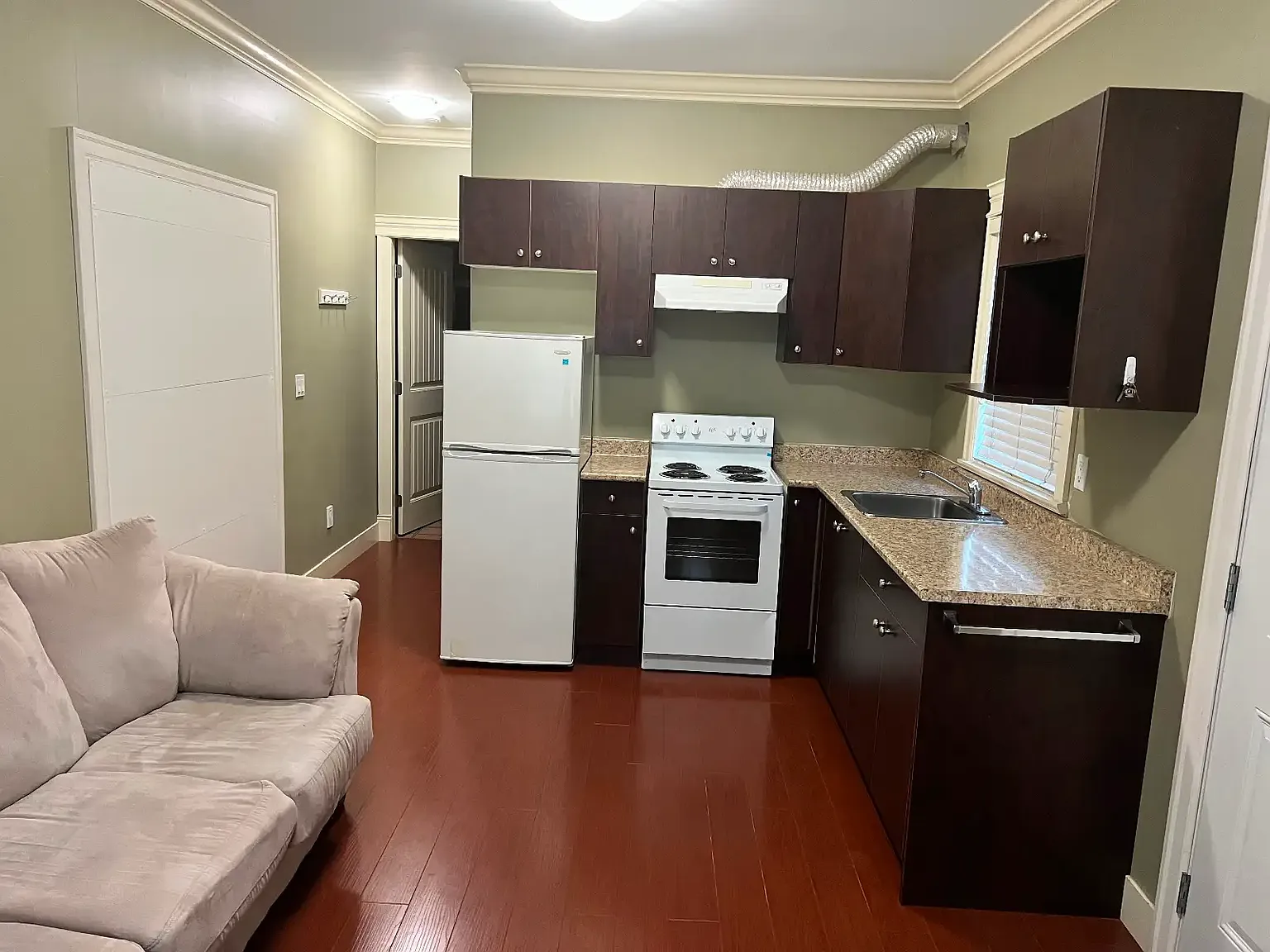 1 bed, 400 sqft, $1,700 — Photo 2