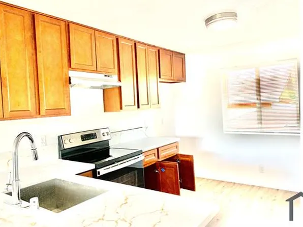 1738 Bell St, Sacramento, CA 95825