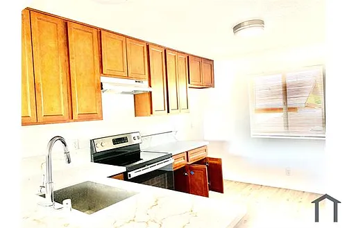 1738 Bell St Photo 1