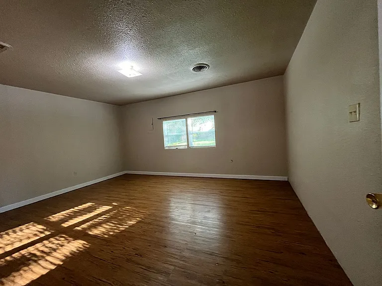 728 N Marion Ave — Photo 12