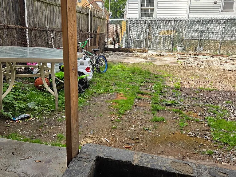 33 Springdale Ave — Photo 42