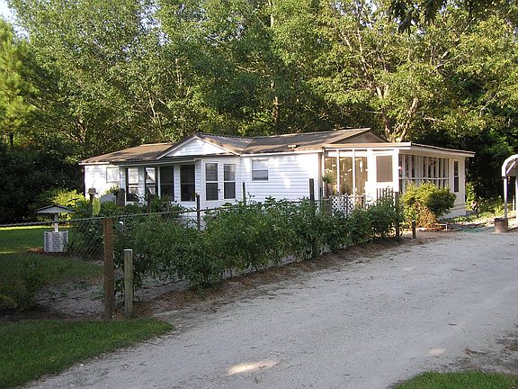 3rd image of 130 Woodland Dr