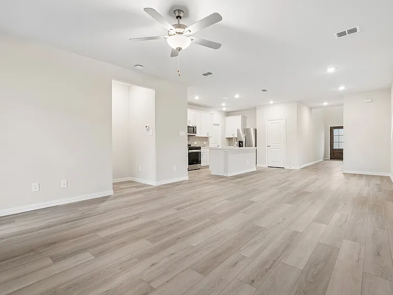 702 Dotty Dr — Photo 9