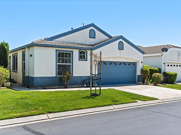3rd image of 943 Bridgeport Way