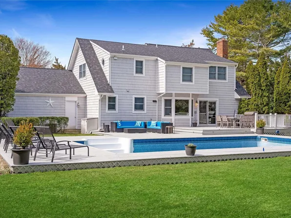 4 Sweetgrass Road, Westhampton, NY 11977
