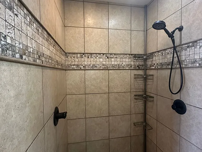 115 Hayley Dr — Photo 28