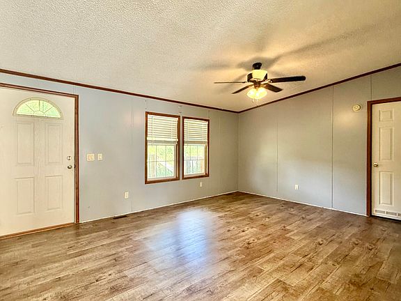 4th image of 290 Denmark Ln