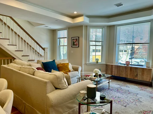 470 Green St #2, Cambridge, MA 02139